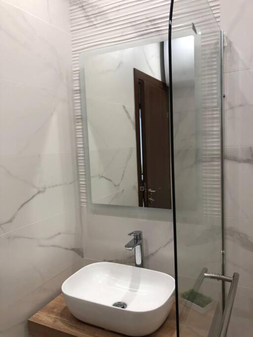 *Hot* Main Square Brand New Luxury Apartment Burgas Exteriör bild